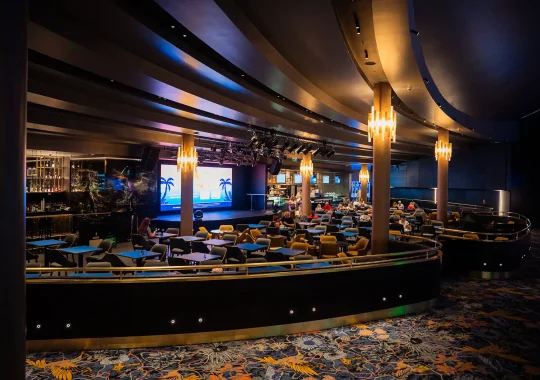 CAPRICCIO Y COSMOPOLITAN BAR